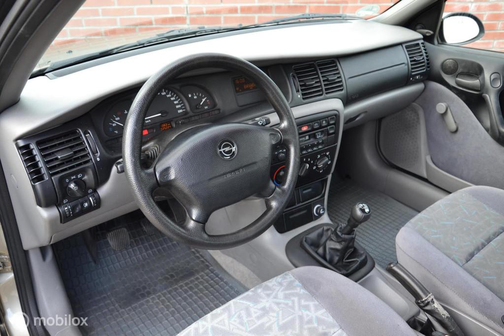 Opel Vectra 1.6i GL Plus|25.224km|1996|1e eig|Nieuwsta|Airco, Auto's, Opel, Stof, Gebruikt, Huisgarantie, 4 cilinders