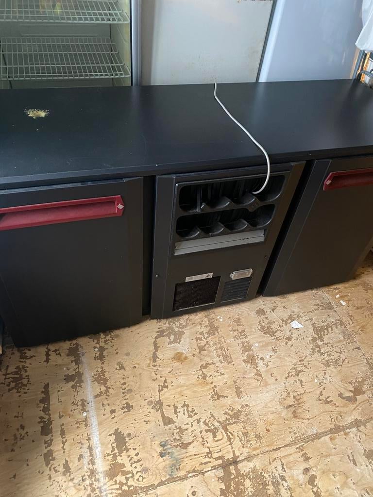 Koelwerkbank, dranken koeler, flessen koeler, Witgoed en Apparatuur, Ophalen, Zonder vriesvak, Minder dan 85 cm, Minder dan 75 liter