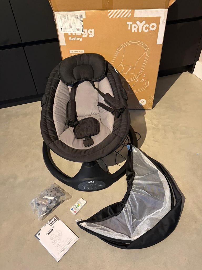 Tryco hugg swing schommelstoel baby, Kinderen en Baby's, Wipstoeltjes, Overige merken, Gebruikt, Schommelstoel, Ophalen of Verzenden