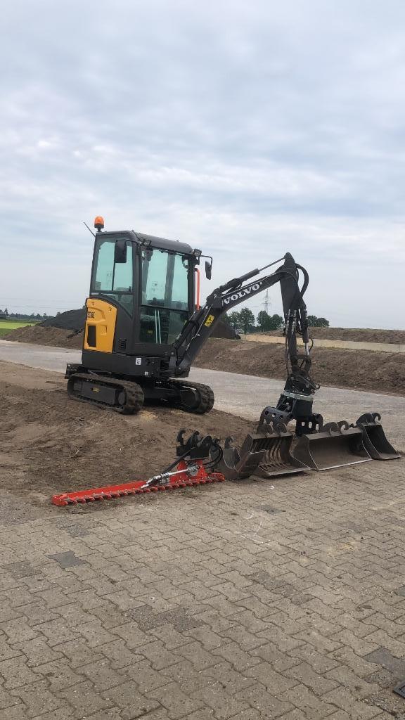 grondverzet, grondwerken, minikraan, Tuin- of Vijveraanleg