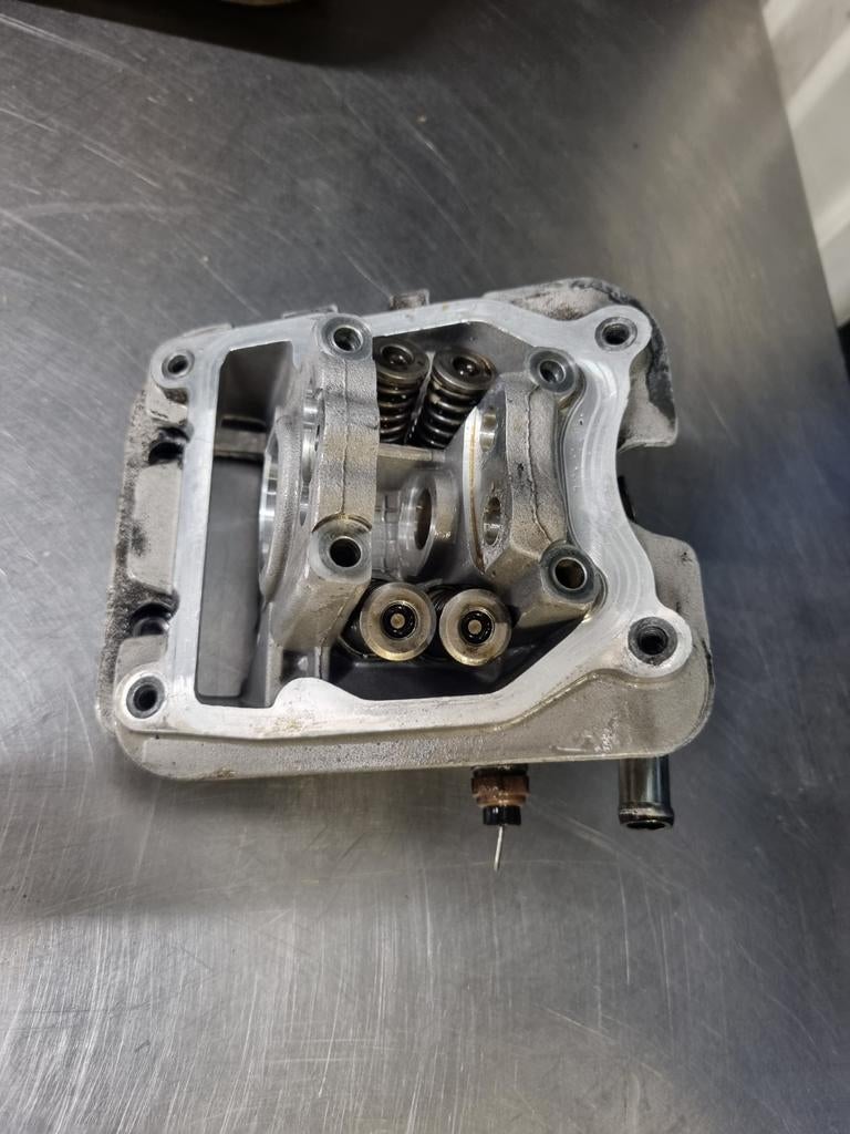 Cilinderkop Vespa / piaggio 4 klepper/4v vespa lx/s/new fly, Piaggio, ., Ophalen of Verzenden, .