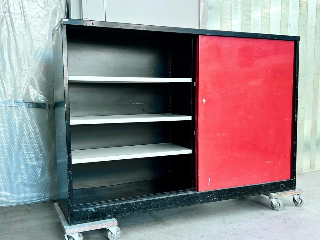 Stalen kast met schuifdeuren L200xB50xH135cm, Ophalen, Gebruikt, 100 tot 150 cm, Meerdere deuren