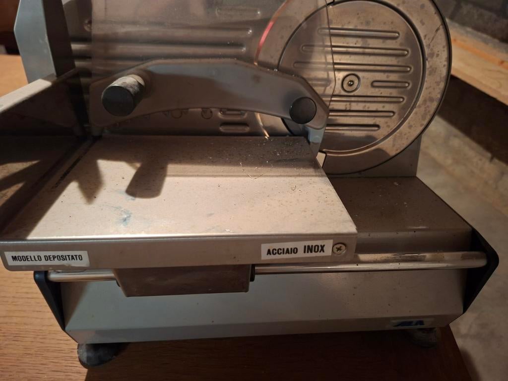vleessnijmachine / broodsnijmachine, Ophalen, Gebruikt