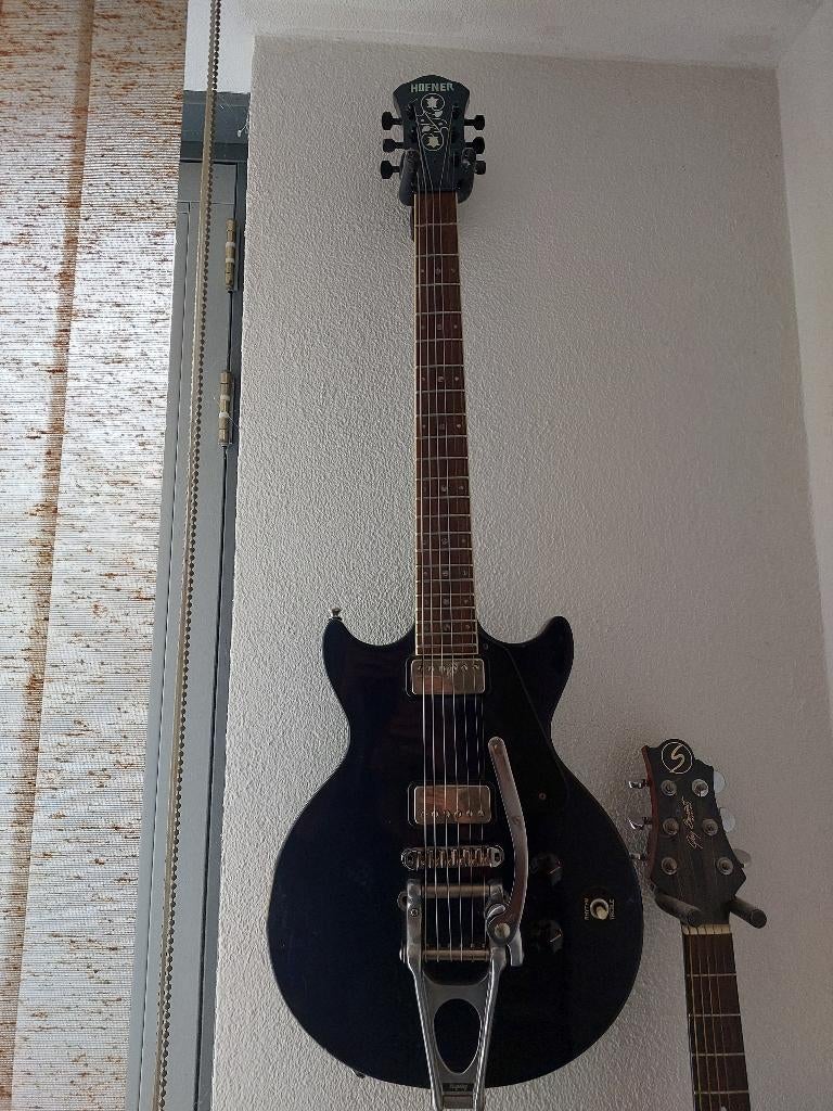 Höfner elektrische gitaar jaren ’60 met Bigsby vibrato, Ophalen of Verzenden, Gebruikt, Solid body, Overige merken