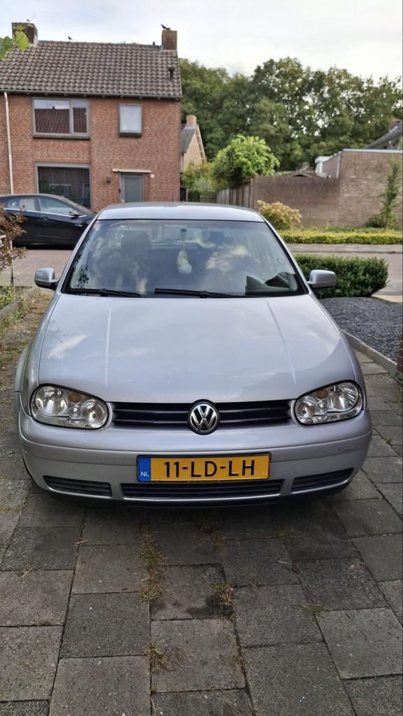 Volkswagen Golf 1.6 75KW AUT 2002 Grijs, Auto's, 4 cilinders, 1200 kg, 12 km/l, 57 €/maand