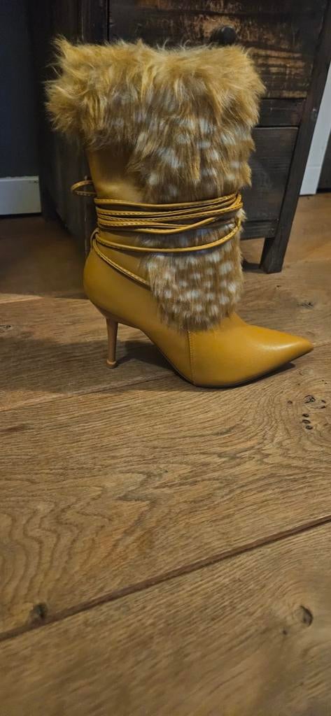 Nieuwe laarsjes met naaldhak - maat 37, Kleding | Dames, Schoenen, Ophalen of Verzenden, Nieuw, Bruin, Lage of Enkellaarzen