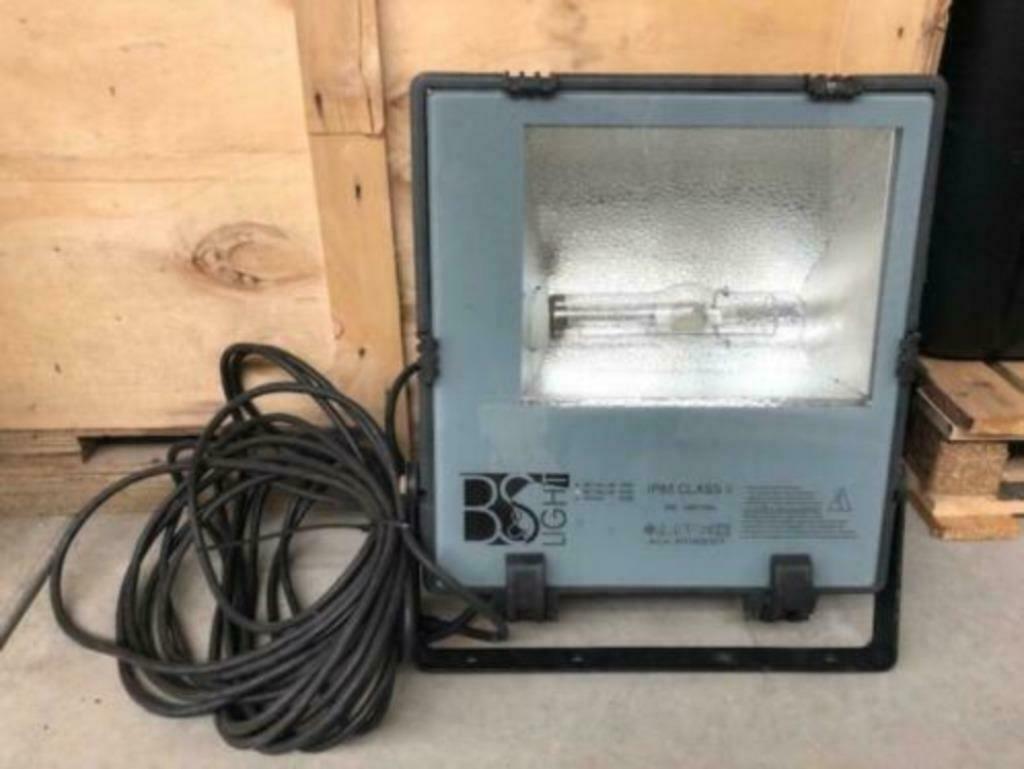 Bouwlamp / terreinverlichting / lichtmast lamp / verstraler, Ophalen, Gebruikt, 200 tot 500 watt, Lamp