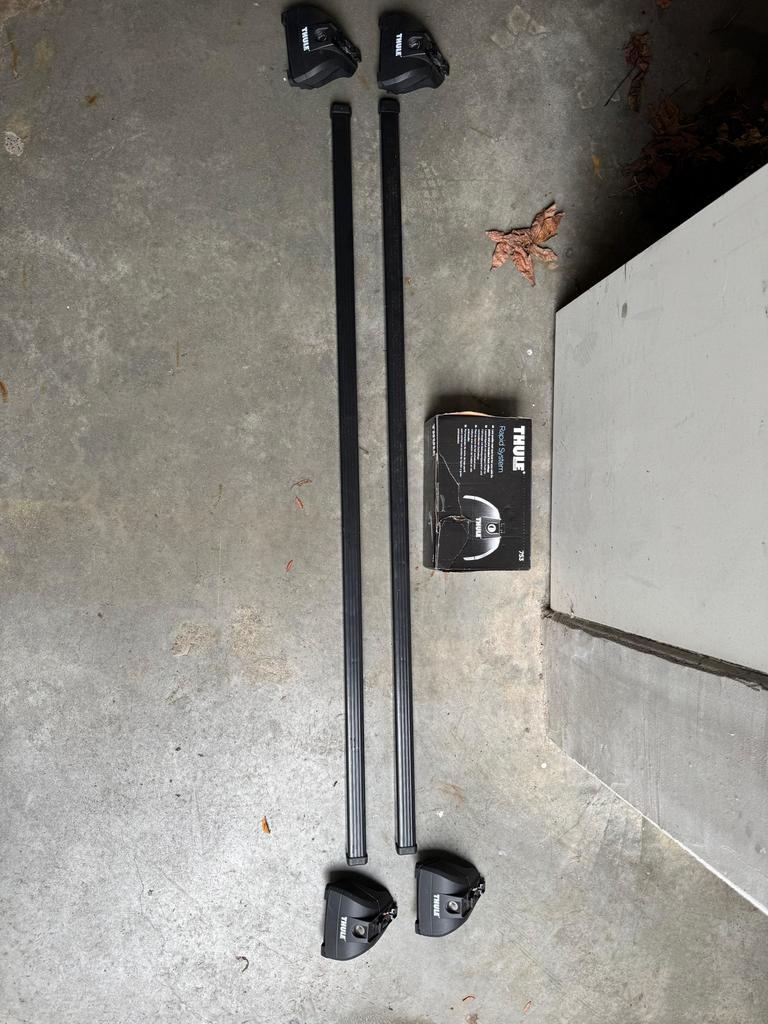 Thule dakdrager 753 & rails, Ophalen, Gebruikt