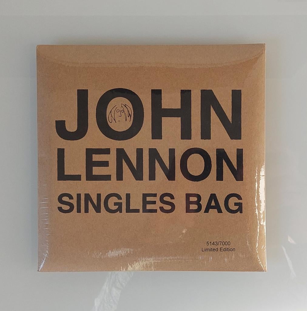 John Lennon Singles Bag, Ophalen of Verzenden, Nieuw in verpakking, 7 inch, Pop