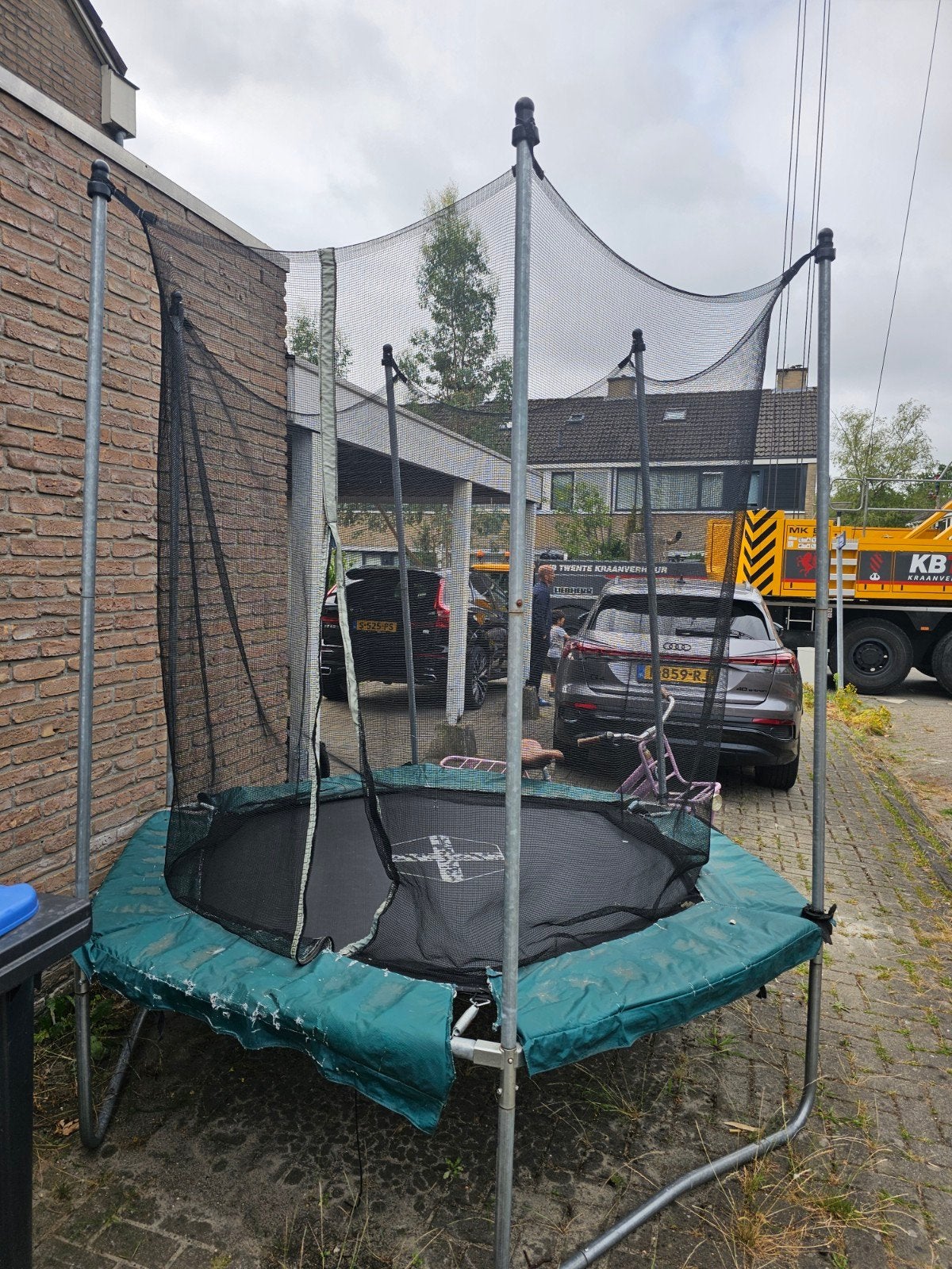 Gebruikte (gedemonteerde) trampoline met veiligheidsnet- gra, Ophalen, Gebruikt