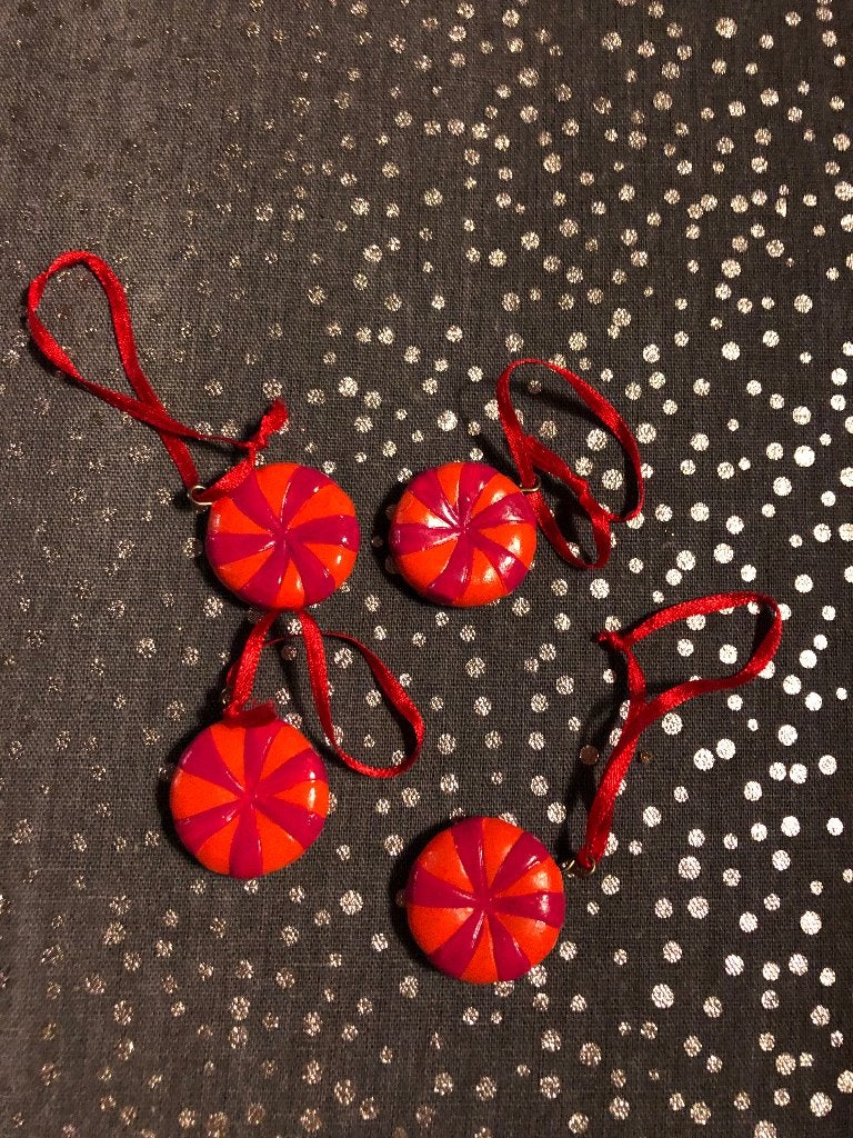 Leuke kerstbal kersthanger snoep snoepjes Candy oranje, Diversen, Kerst, Verzenden, Gebruikt