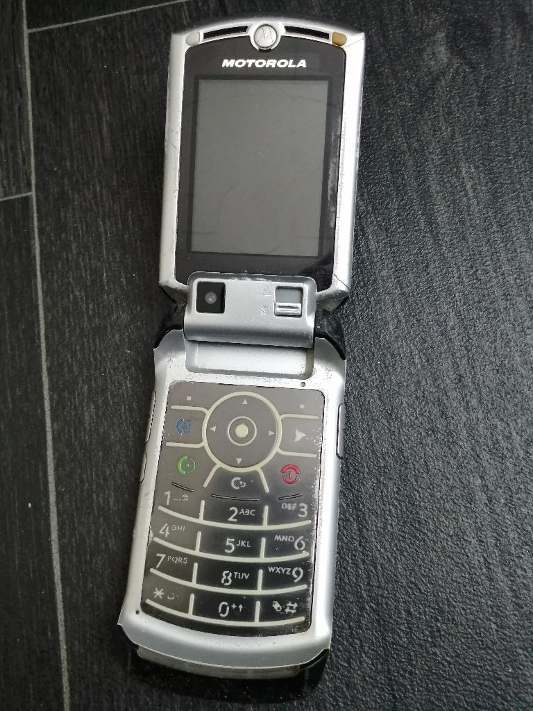 MOET NU WEG!!! VINTAGE MOTOROLA V3X MOBIELE FLIPTELEFOON GSM, Ophalen of Verzenden, Gebruikt