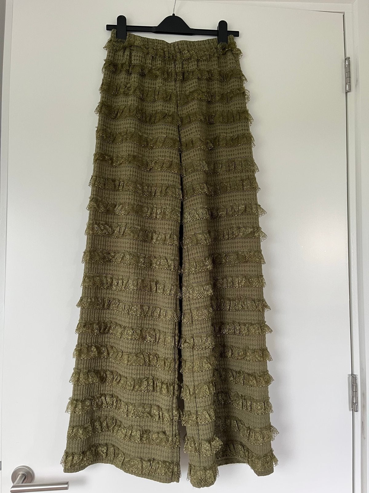 Harper & Yve broek met ruches - Maat S, Kleding | Dames, Ophalen of Verzenden, Zo goed als nieuw, Maat 36 (S), Lang