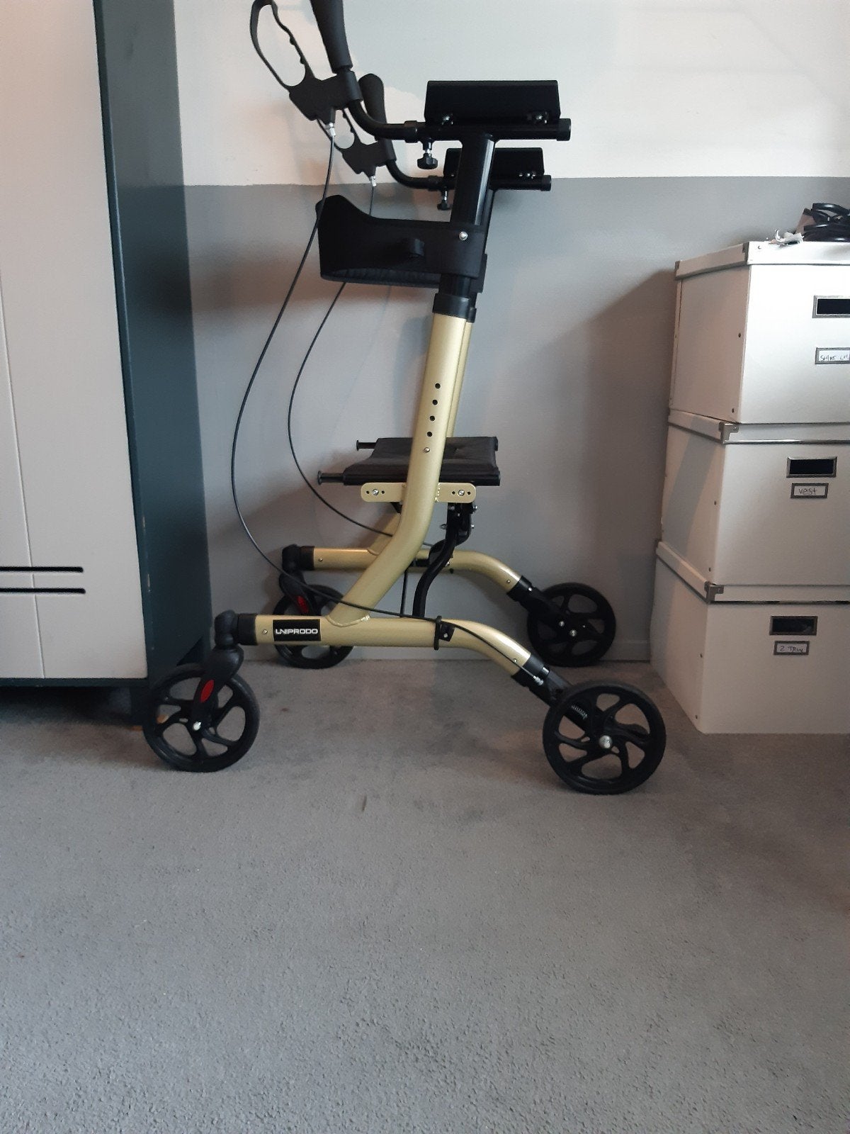 Zgan rolator te koop, Diversen, Ophalen, Zo goed als nieuw, Duwrolstoel