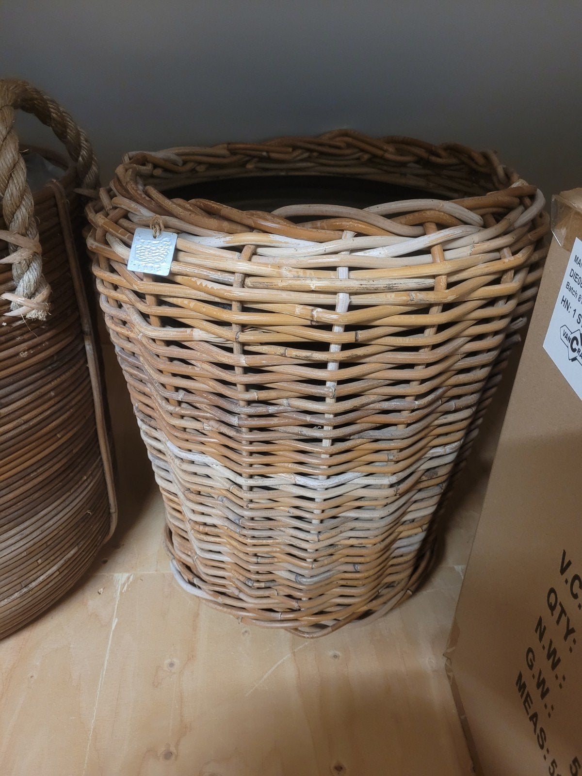 Grote rotan bloempot voor binnen, Tuin en Terras, Bloempotten, Ophalen, Overige materialen, Rond, Binnen