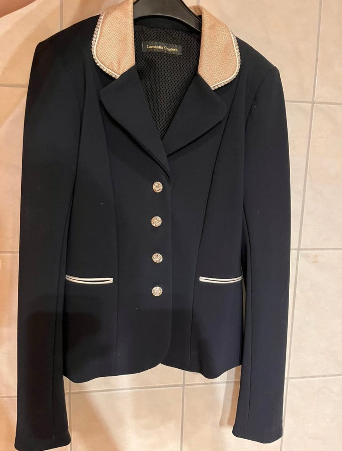 Donkerblauw Lamantia Couture wedstrijdjasje, mt 158/164, Kleding | Dames, Overige Dameskleding, Ophalen of Verzenden, Zo goed als nieuw