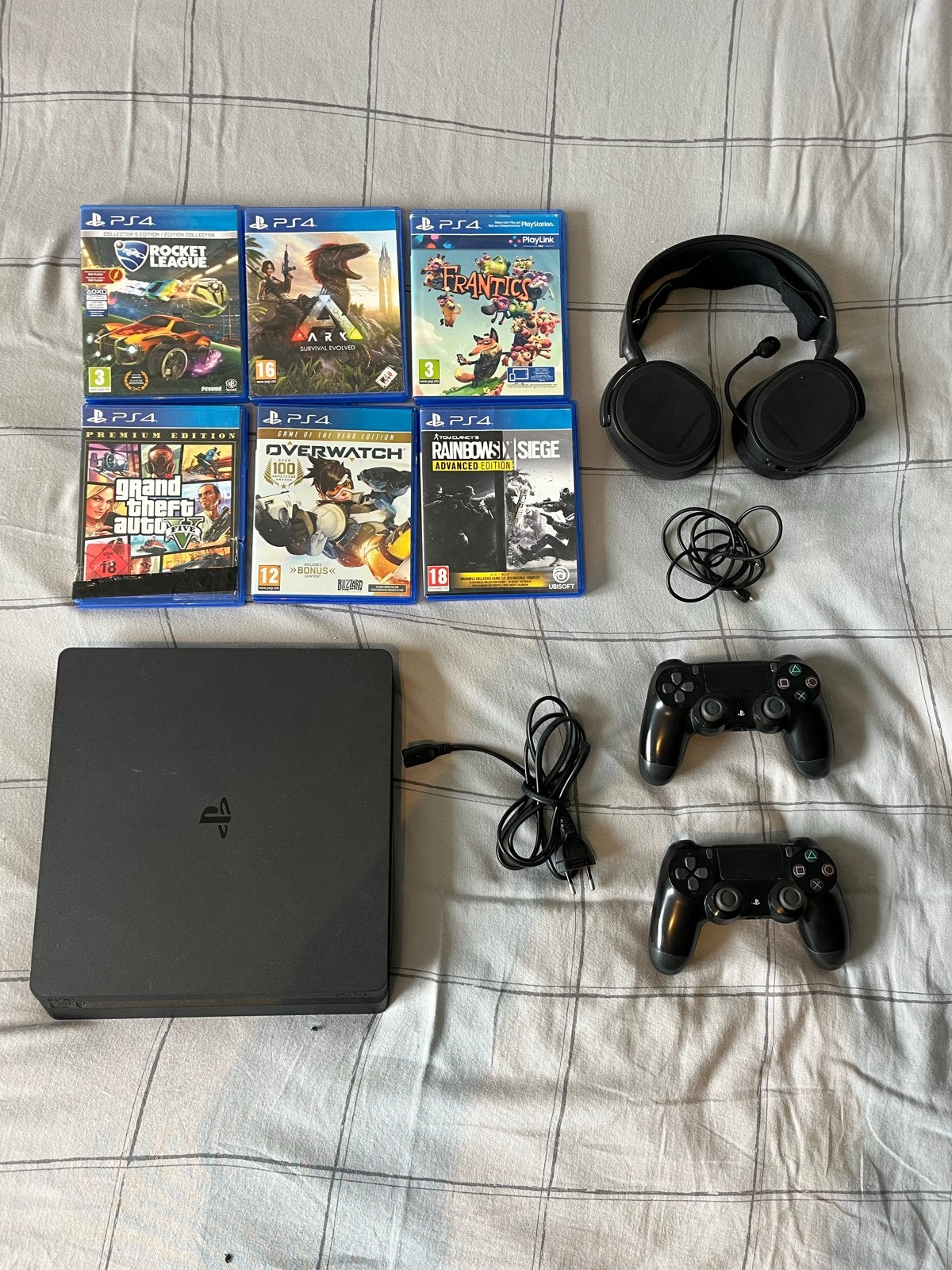 PlayStation 4 met 2 controllers, headset en games, Met 2 controllers, Ophalen of Verzenden, Slim, 500 GB