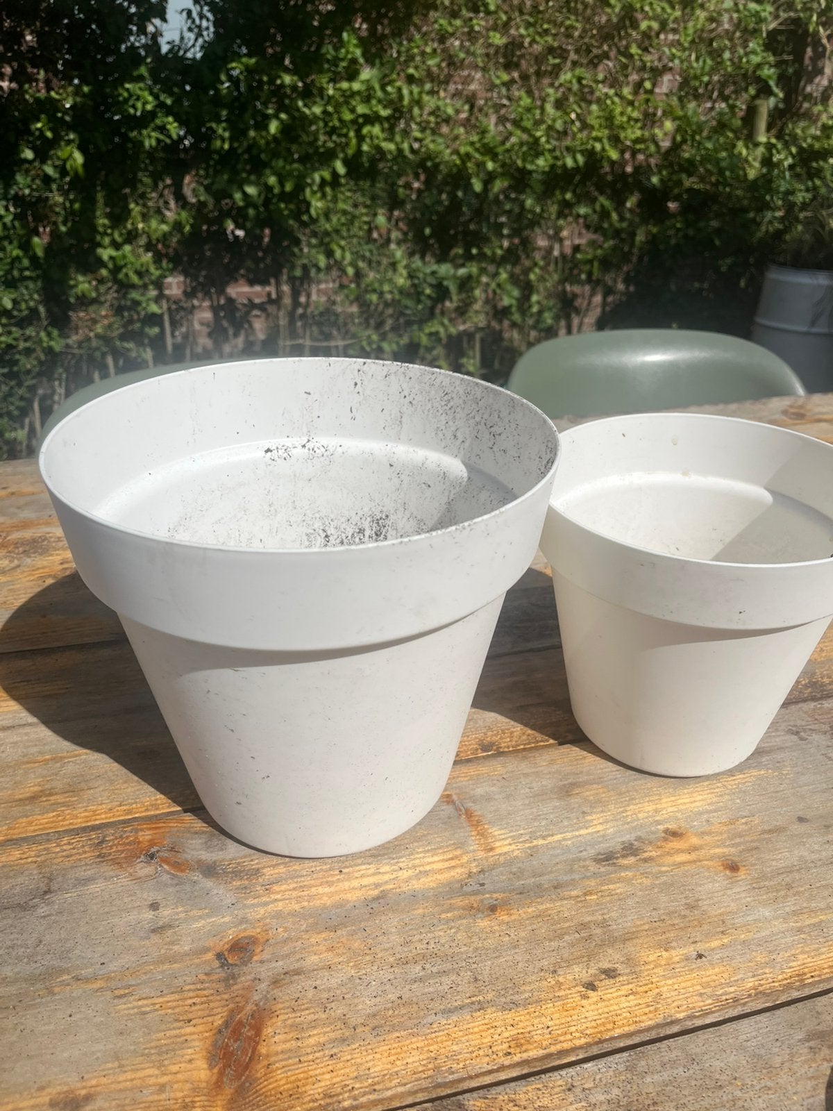Kunsstof wit bloempot 2 st, Tuin en Terras, Bloempotten, Kunststof, Rond, Ophalen of Verzenden, Zo goed als nieuw