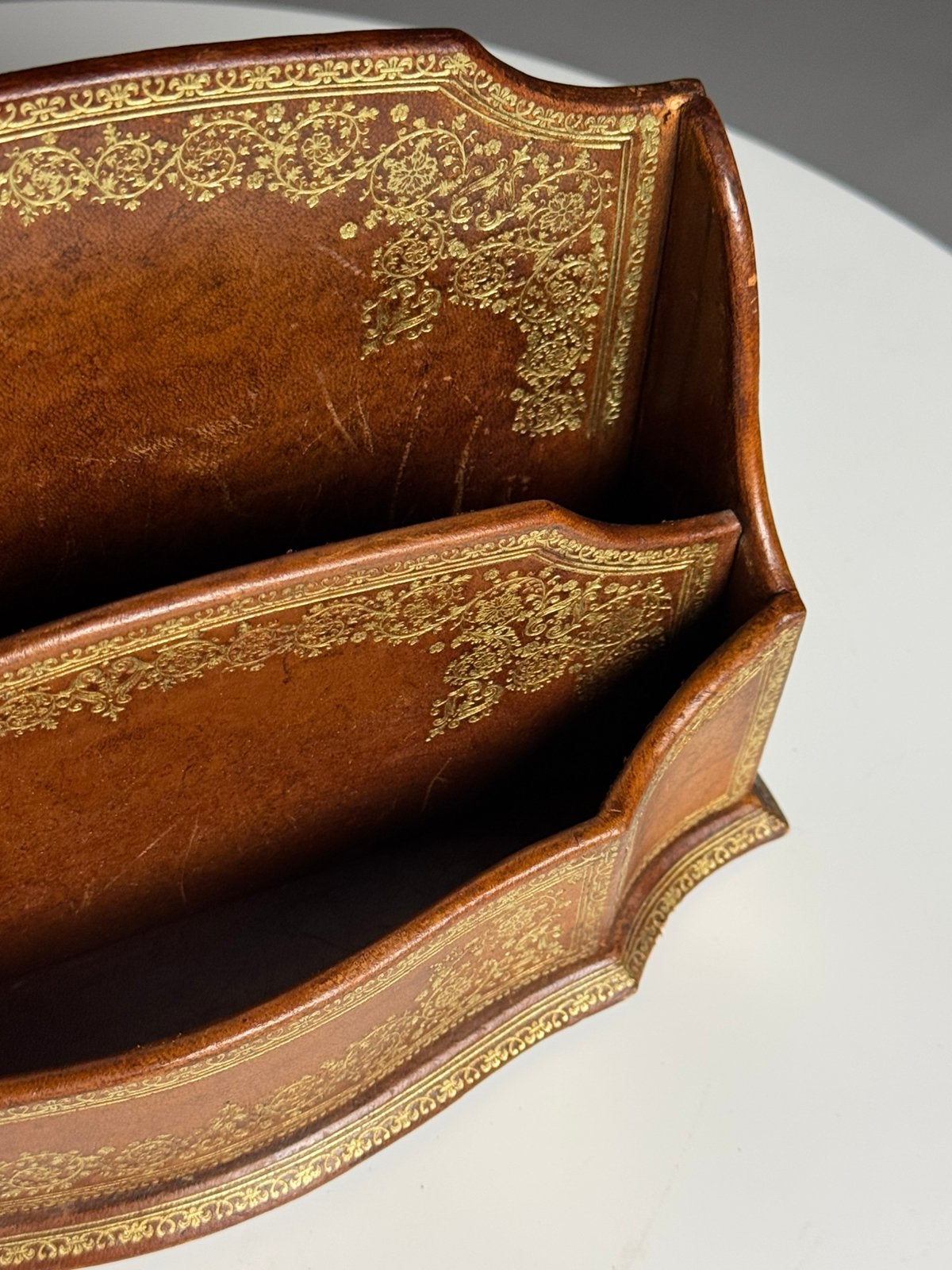 Lederen desk organizer 20e eeuw, Ophalen