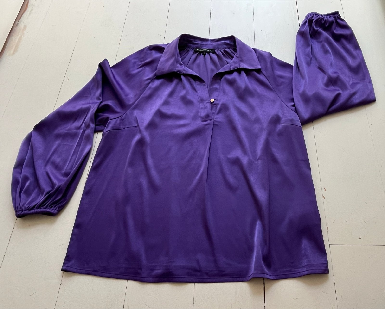Tramontana paarse satijnen blouse met pofmouwen, Ophalen of Verzenden, Zo goed als nieuw, Maat 38/40 (M), Paars