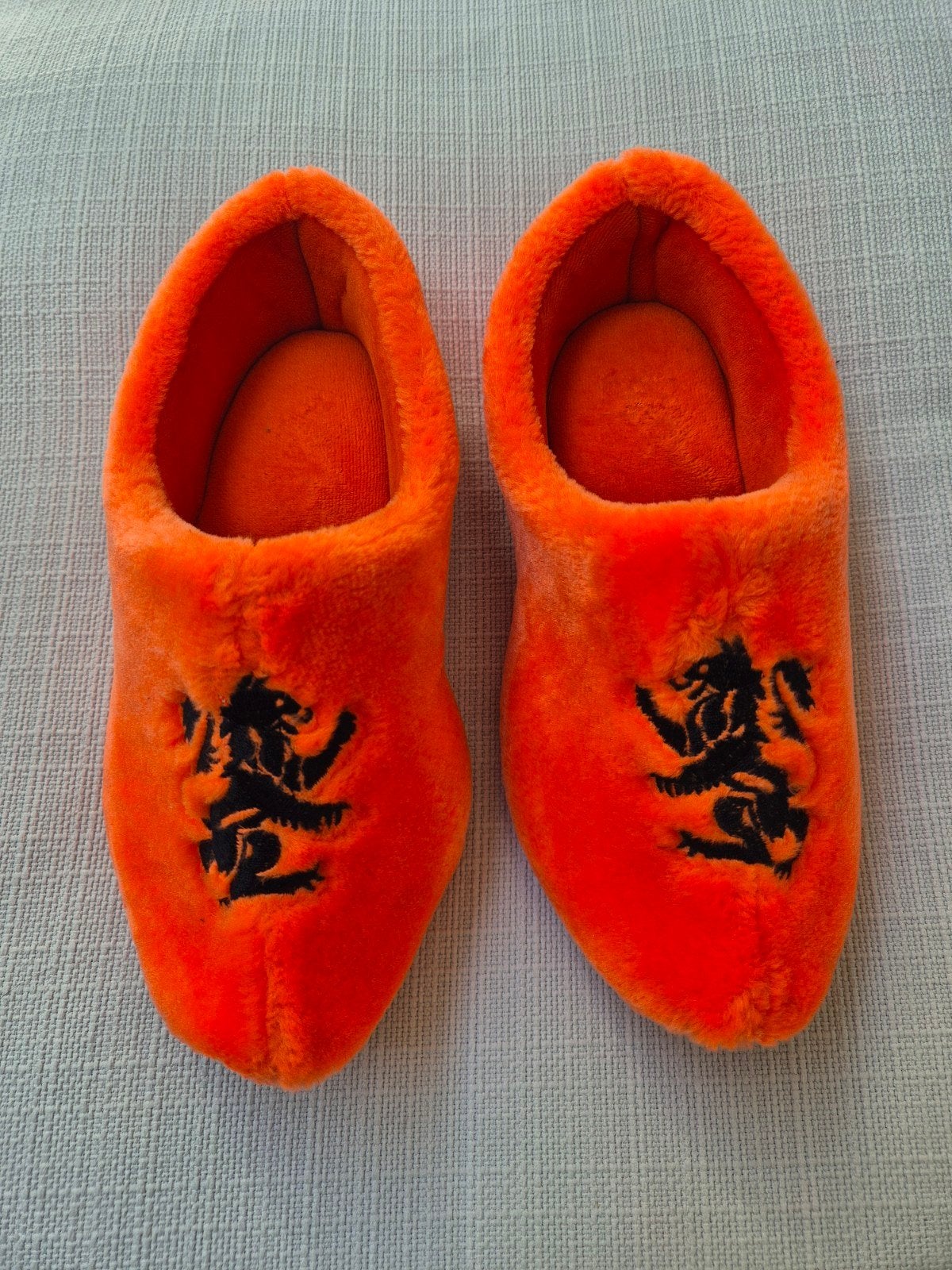 Oranje klomp sloffen / pantoffels - maat 37/38, Ophalen of Verzenden, Zo goed als nieuw, Oranje, Pantoffels of Sloffen