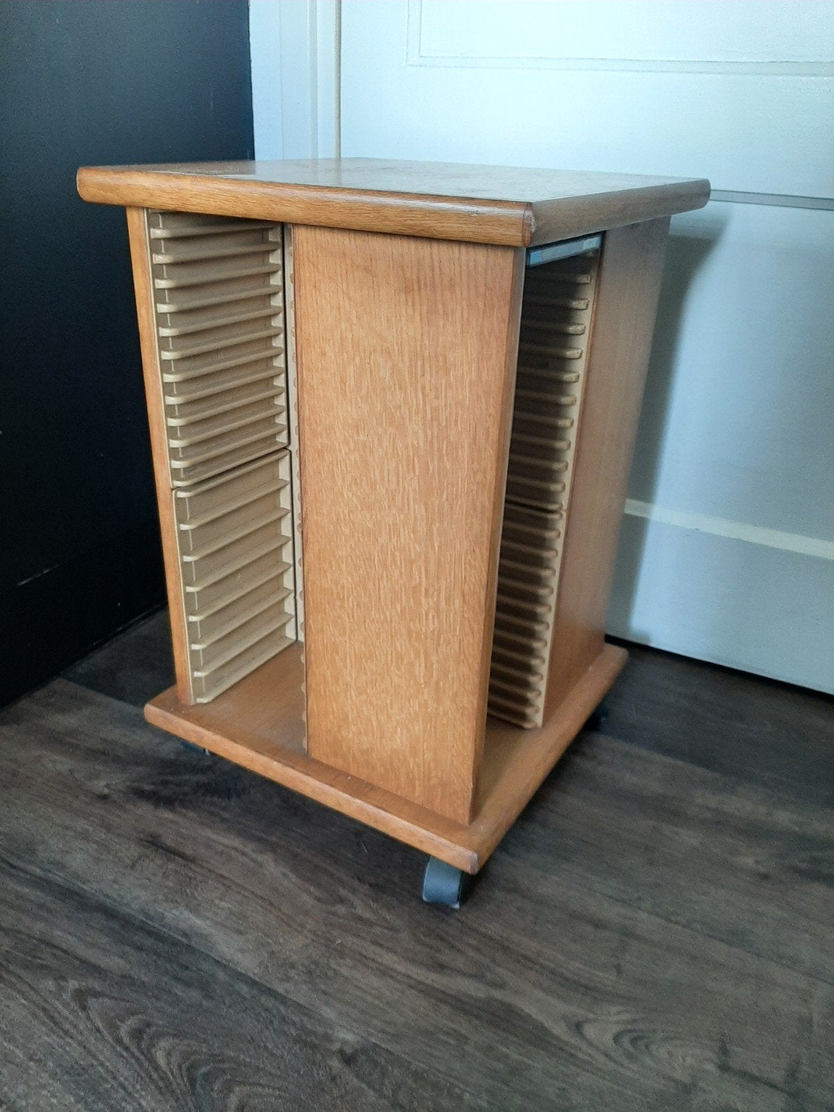 Cd toren, Ophalen, Hout, Cd's