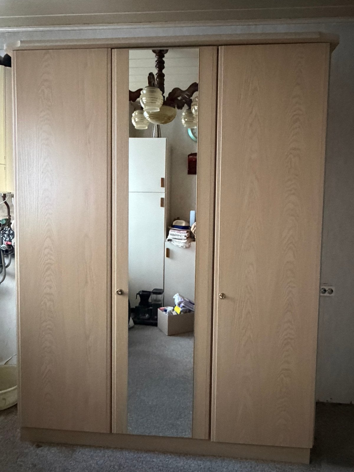 3 deurs kledingkast, Ophalen, Met deur(en), Gebruikt, 100 tot 150 cm