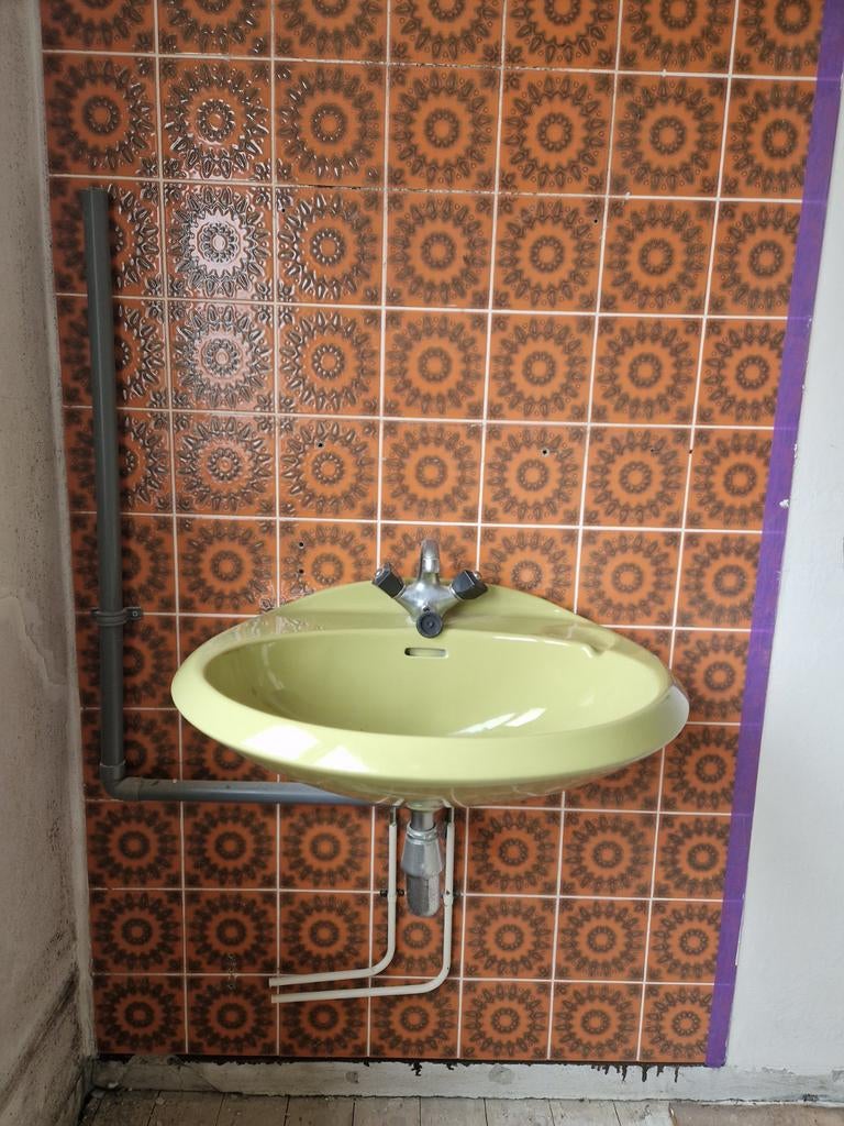 Vintage groene wastafel met kraan - Gebruikt, Ophalen, Gebruikt, Wastafel