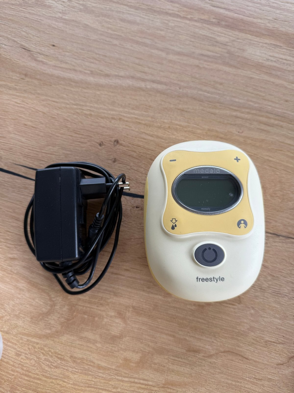 Medela Freestyle borstkolf compleet met extra's, Medela, Borstkolf, Ophalen of Verzenden, Zo goed als nieuw