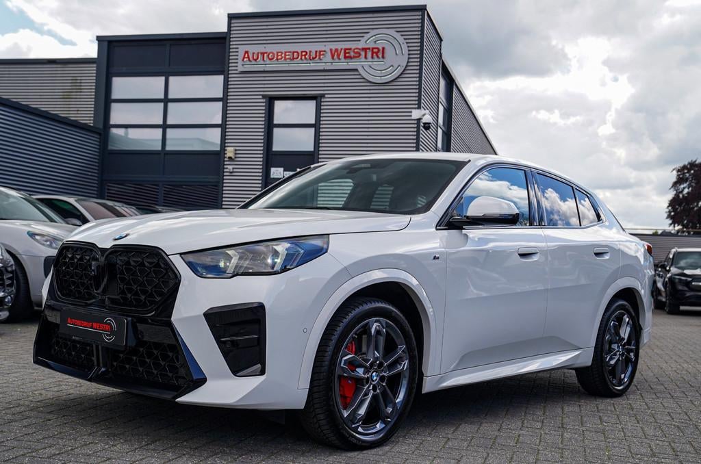 BMW X2 SDrive20i |M-pakket | BMW LED | Elektrische verstelba, X2, 156 pk, Wit, Bedrijf