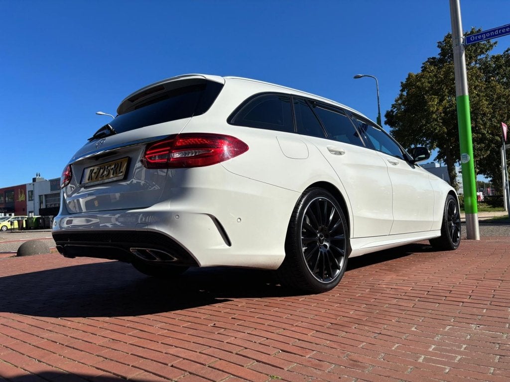 Foto 4 van Mercedes-Benz C-Klasse Estate AMG 43 | 4MATIC | power | stij