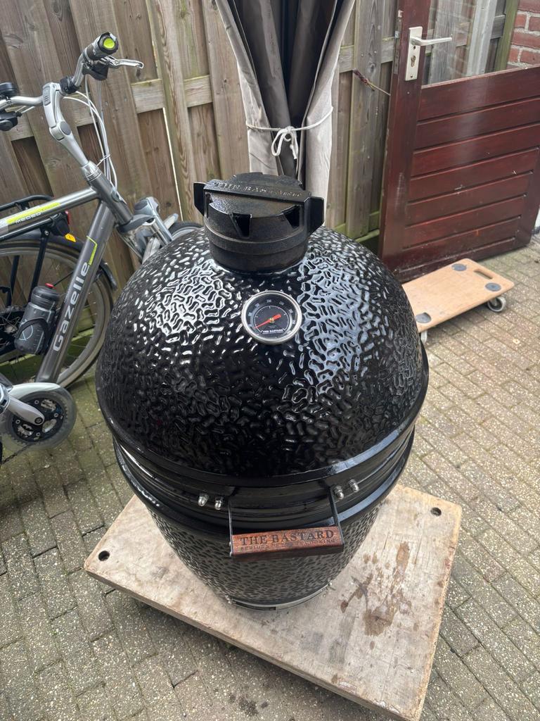 The Bastard Large Kamado BBQ, Ophalen, Gebruikt