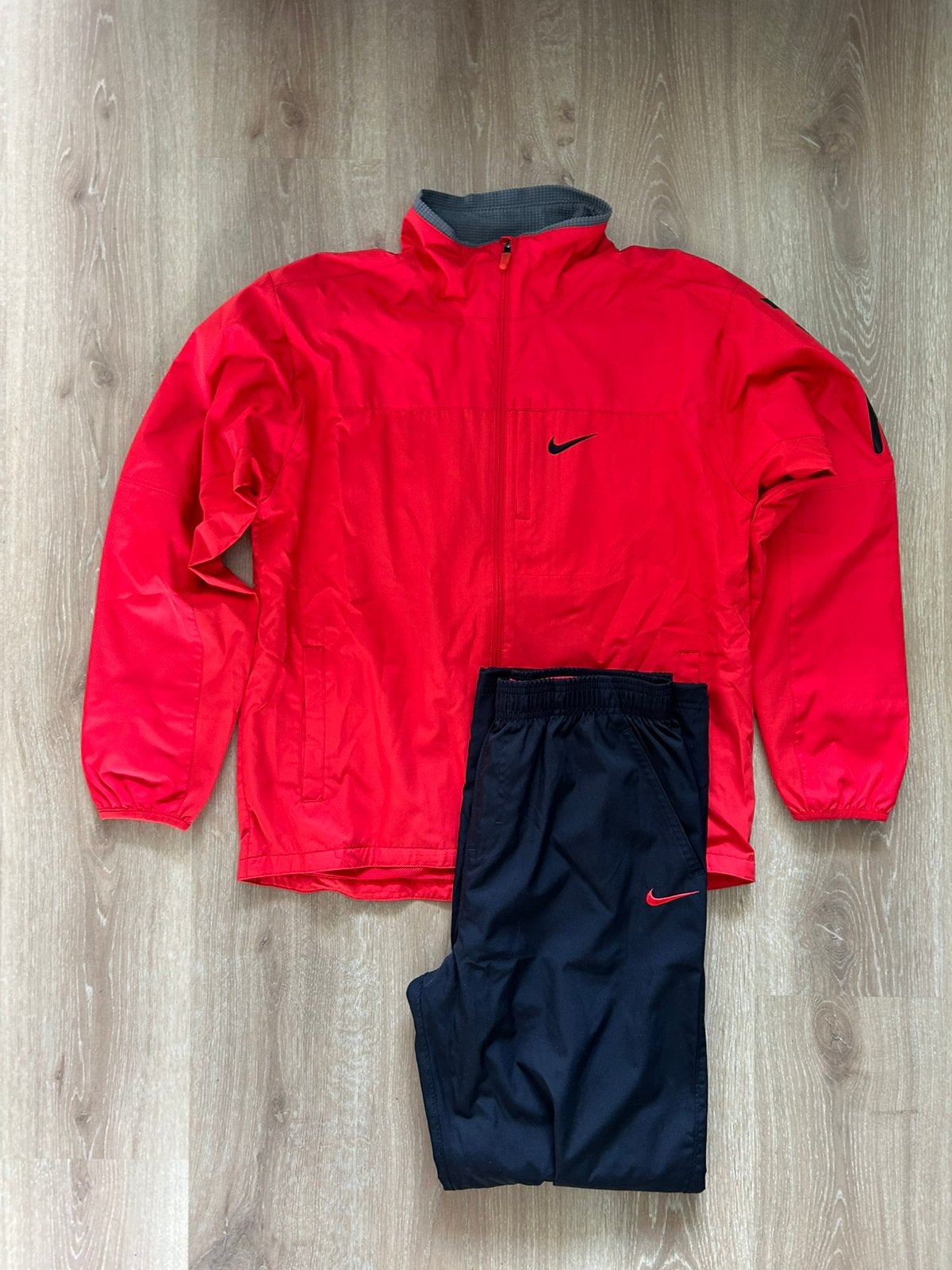 Vintage Nike rood zwart trainingspak  Maat 158-170/XS, Ophalen of Verzenden, Zo goed als nieuw, Nike, Nike