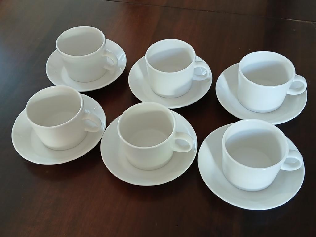 Theekopjes en schotels IITTALA, Ophalen of Verzenden