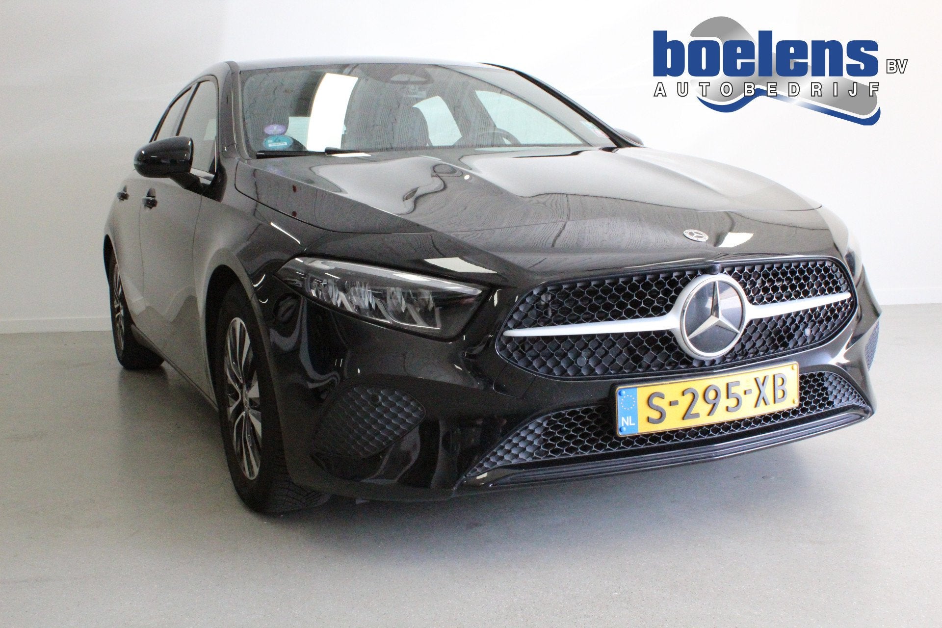 Mercedes-Benz A-Klasse 180 Business Line | 16'LMV | NAVIGATI, Auto's, Mercedes-Benz, Dealer onderhouden, Gebruikt, 4 cilinders