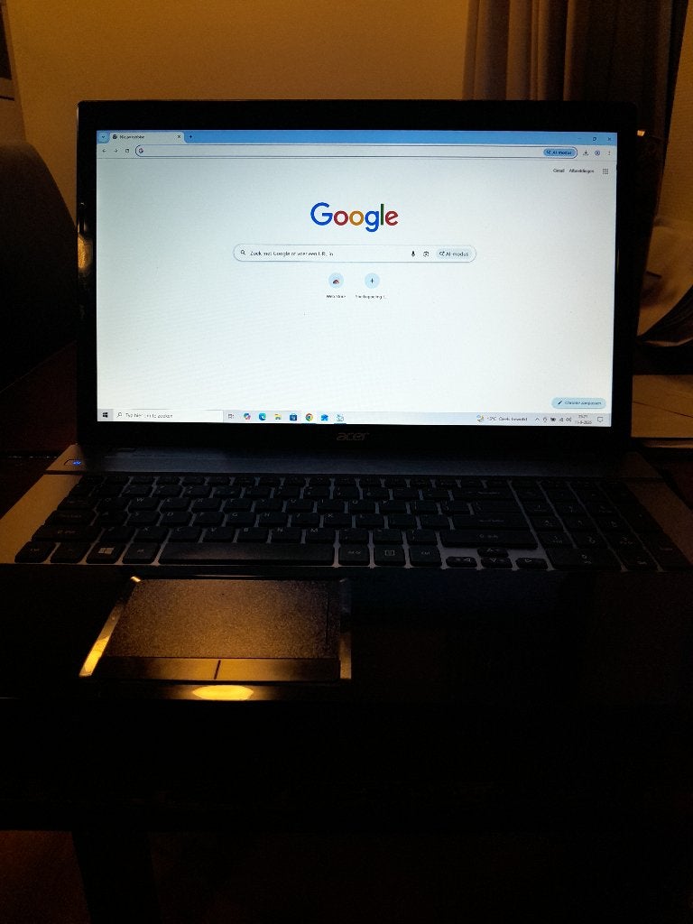 Acer laptop met intel core i3 en Ram 8gb en 17 inch, Computers en Software, Qwerty, 8 GB, Zo goed als nieuw, SSD