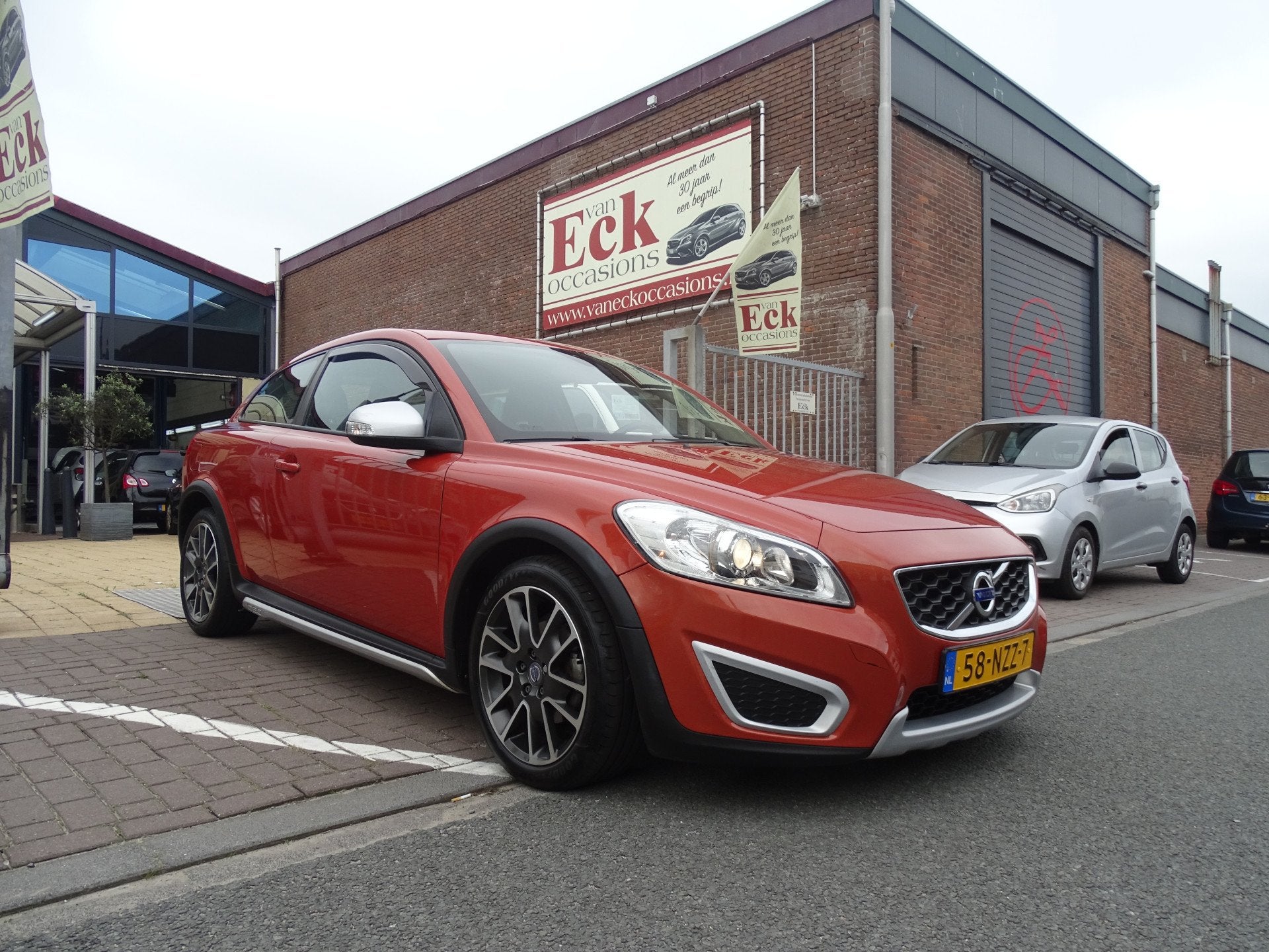 Volvo C30 1.6 Advantage (bj 2011), Auto's, Voorwielaandrijving, Gebruikt, Zwart, 4 cilinders