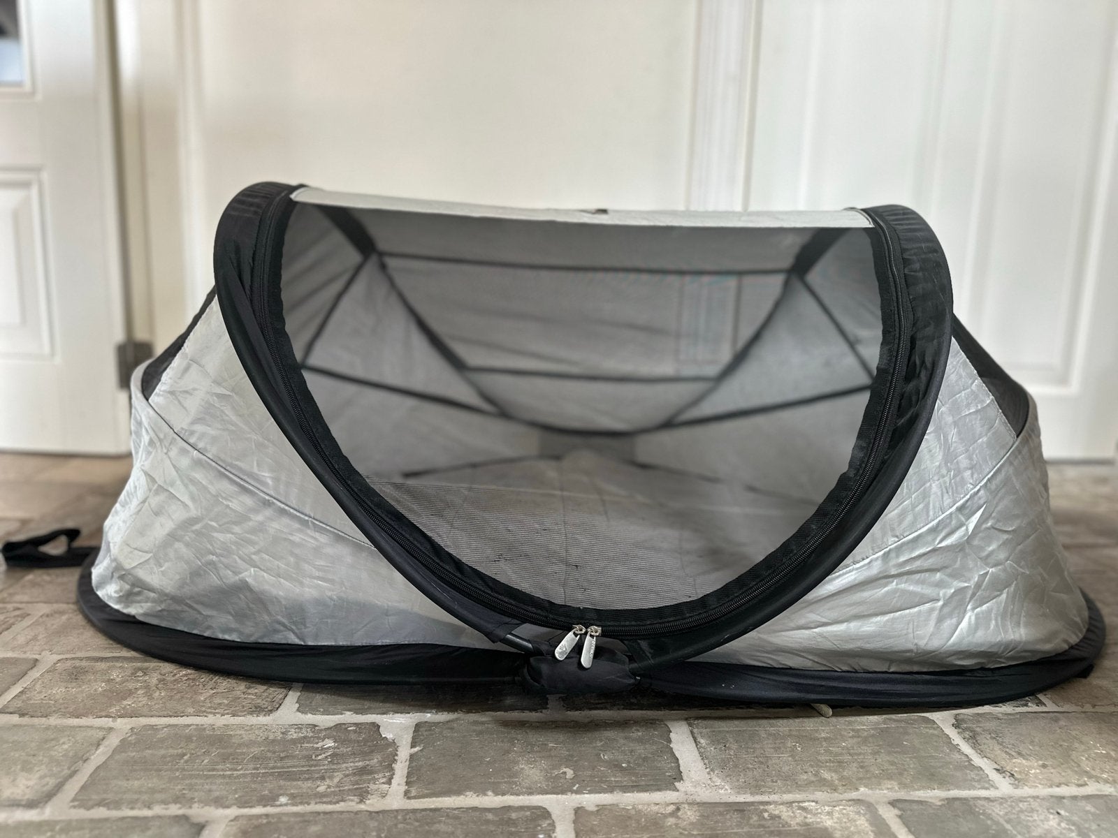 Deryan Baby Luxe Reisbedje met zelfopblaasbaar matras, Kinderen en Baby's, Babywiegjes en Ledikanten, Ophalen, Gebruikt, Reisbedje