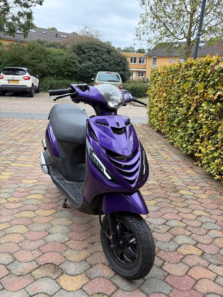 piaggio zip 70cc brom, Tweetakt, Maximaal 45 km/u, Ophalen of Verzenden, Zo goed als nieuw
