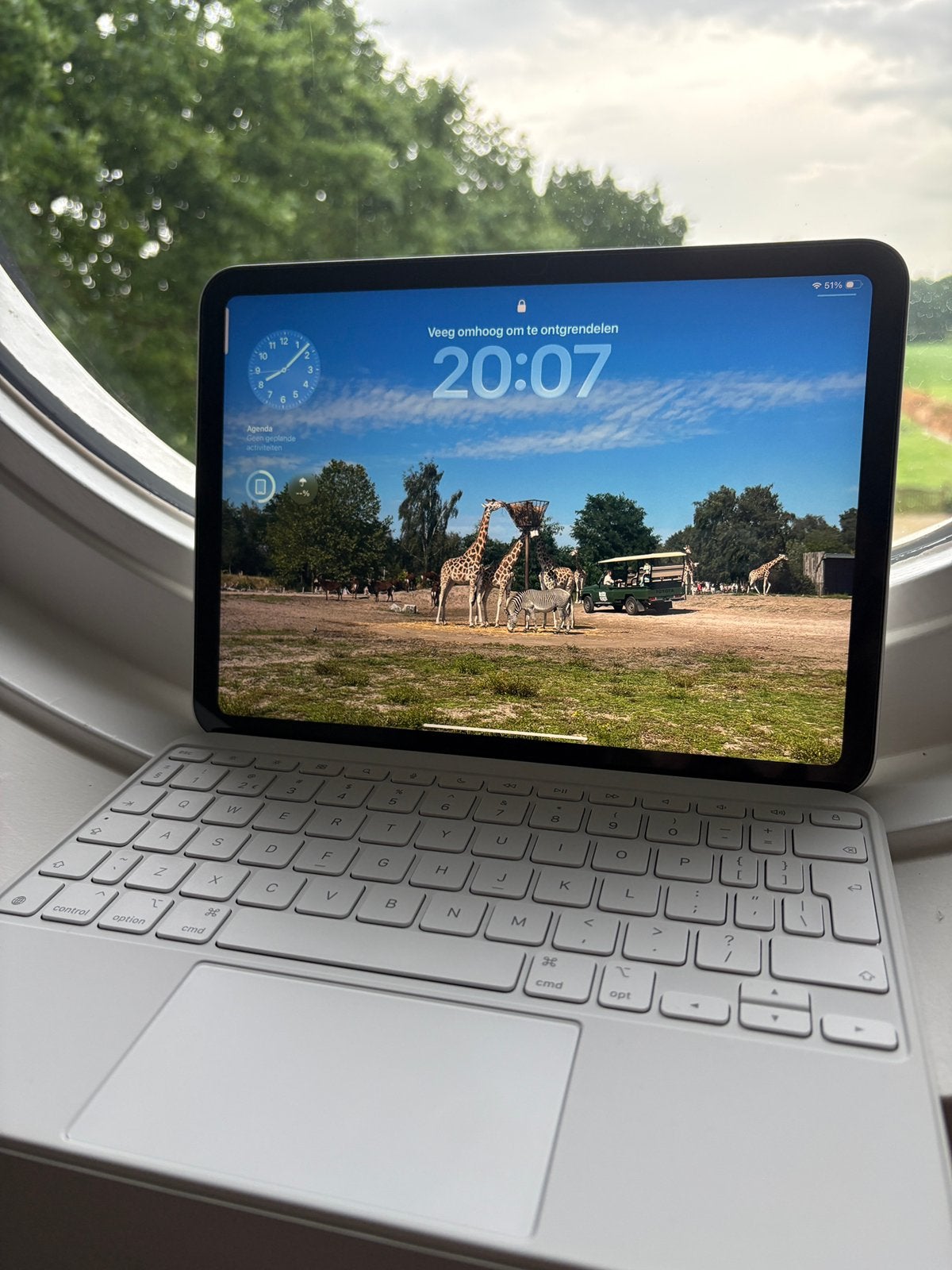 APPLE iPad 10.9" (2022) zilver + Magic Keyboard Folio Pad, Computers en Software, Apple iPads, Zo goed als nieuw, Apple iPad, Wi-Fi