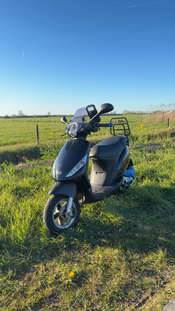 Piaggio Zip 50cc (Loopt netjes 50) + ART4 Scooter slot!, Ophalen, Gebruikt, Carburateur, Piaggio