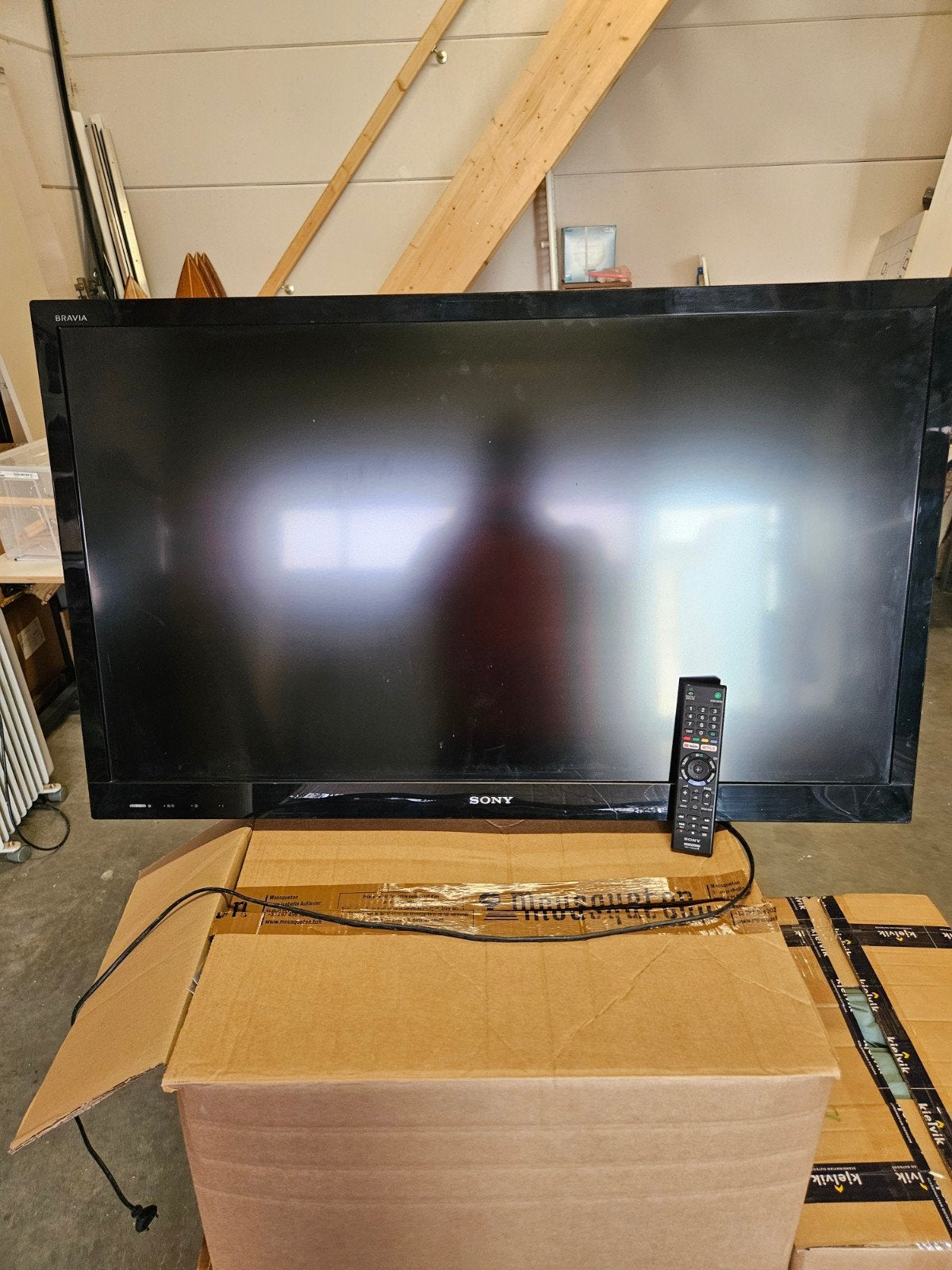 Sony Bravia TV met afstandsbediening en muurbeugel, Ophalen of Verzenden, Gebruikt