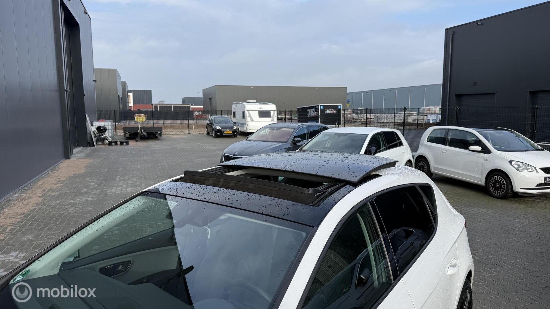 Seat Leon 1.5 TSI Pano Virtual Cockpit Carplay, Auto's, Voorwielaandrijving, 1498 cc, Zwart, 4 cilinders