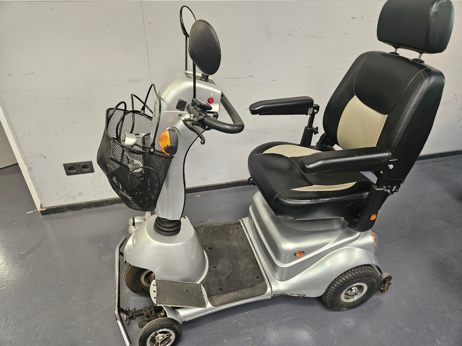 Quingo plus sport met lichte schade, Ophalen, Gebruikt, 36 t/m 45 km, 16 km/u of meer