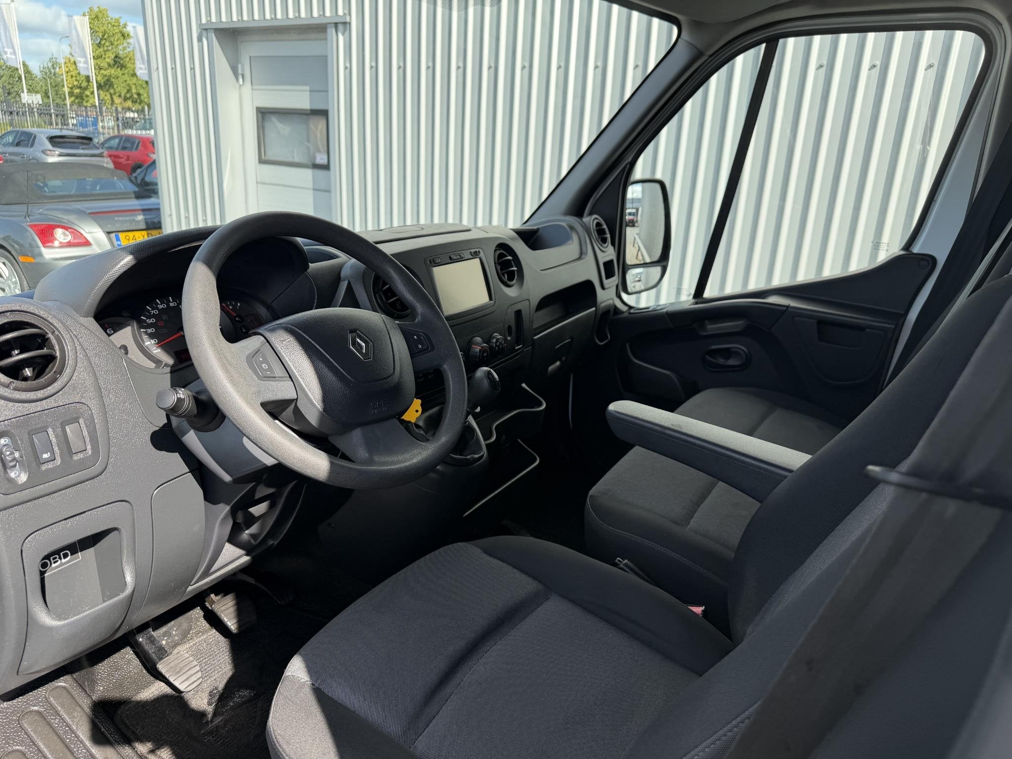 Renault Master T35 2.3 dCi L4H3 DL*A/C*CRUISE*3-P*HAAK*3500K, 145 pk, Gebruikt, Euro 6, 4 cilinders