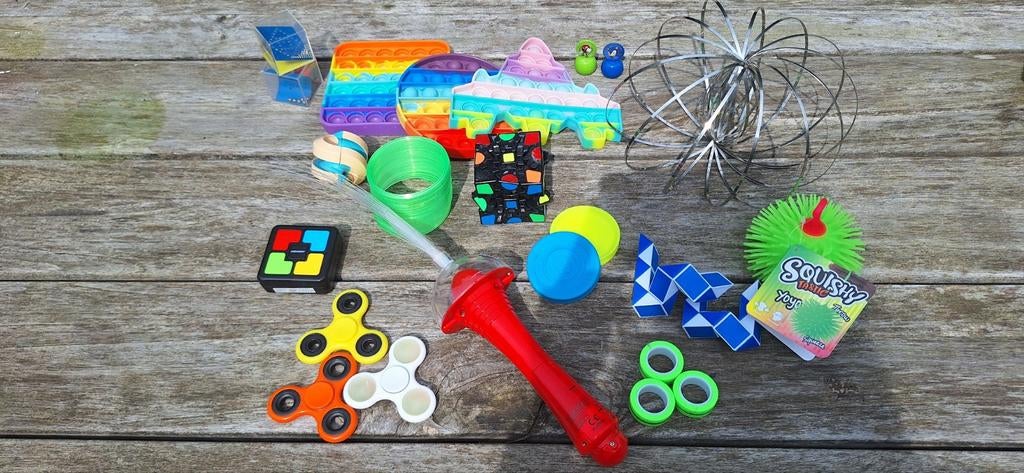 Doos vol (fidget) toys en pop-its!! Hele set 7,50 euro, Ophalen of Verzenden, Gebruikt