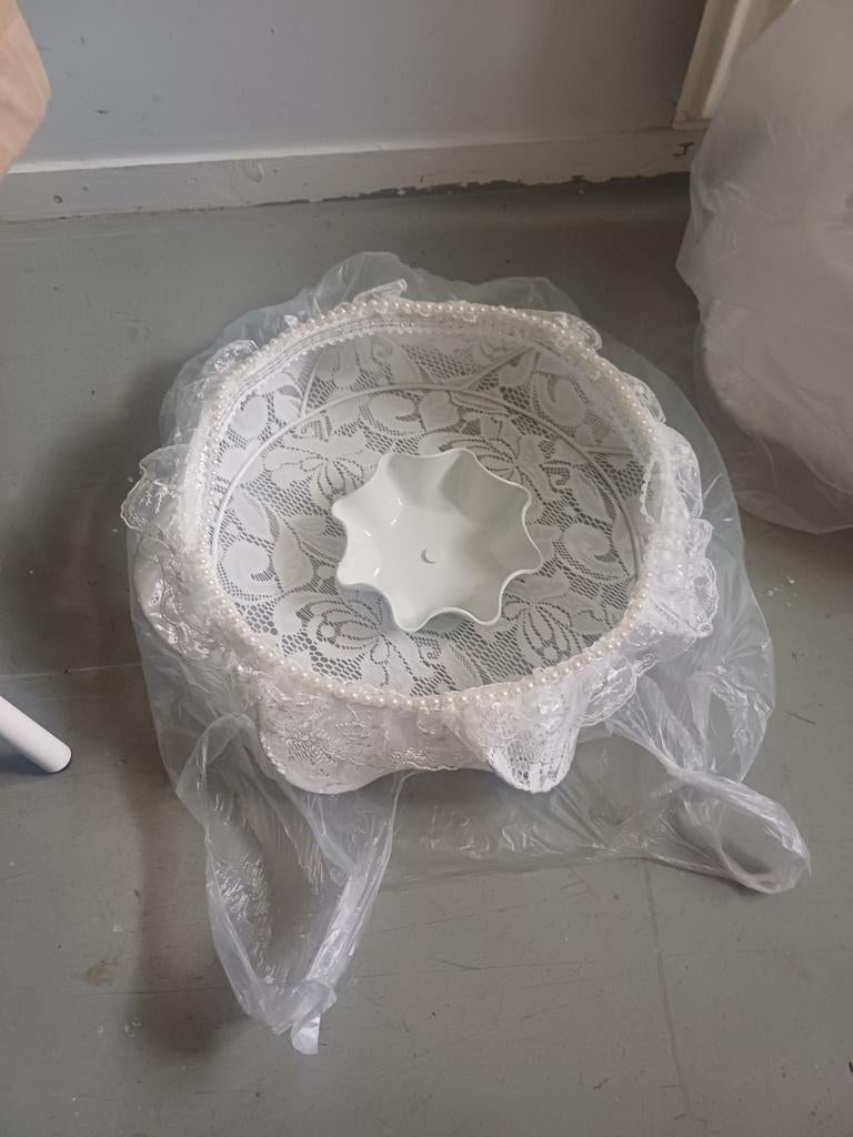 Decoratieve Witte Mand met Kant en Parelrand, Ophalen of Verzenden, Wit, Textiel, Klassiek