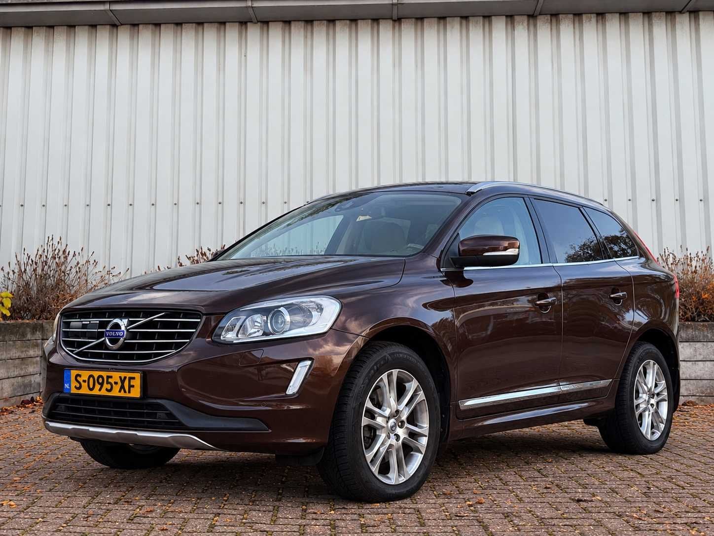 Volvo - 2013 - XC60 - 3.0 T6 R-Design - Personenauto, Auto's, Euro 5, Gebruikt, XC60, 102 €/maand