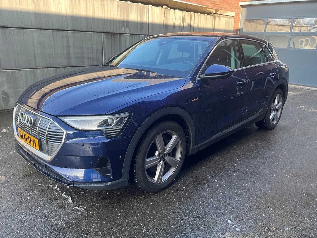 2021 Audi e-tron Personenauto, Auto's, Audi, Automaat, Blauw, 420 min, Vierwielaandrijving
