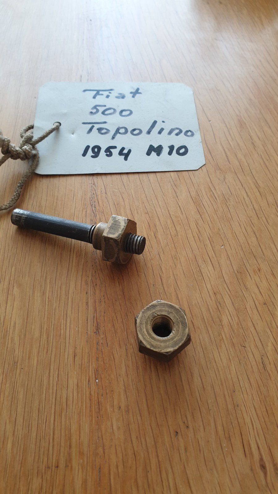 2 originele wielmoeren Fiat Topolino 1954 M10, Auto-onderdelen, Ophalen of Verzenden